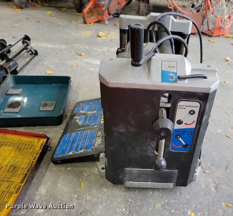 image for item LO9915 Tools