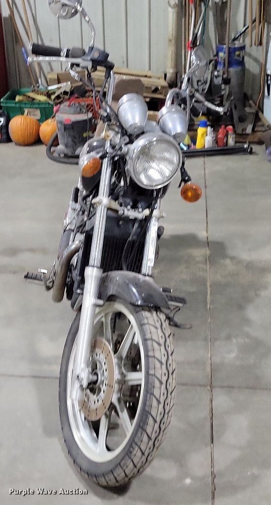 image for item LO9928 2004 Kawasaki Vulcan 750  motorcycle