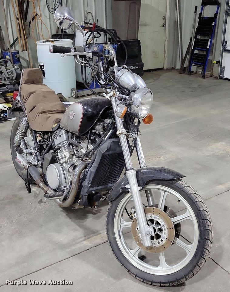 image for item LO9928 2004 Kawasaki Vulcan 750  motorcycle