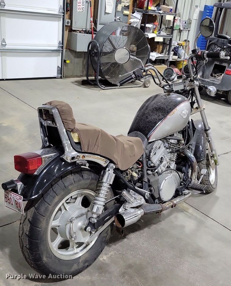 image for item LO9928 2004 Kawasaki Vulcan 750  motorcycle