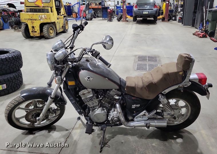 image for item LO9928 2004 Kawasaki Vulcan 750  motorcycle