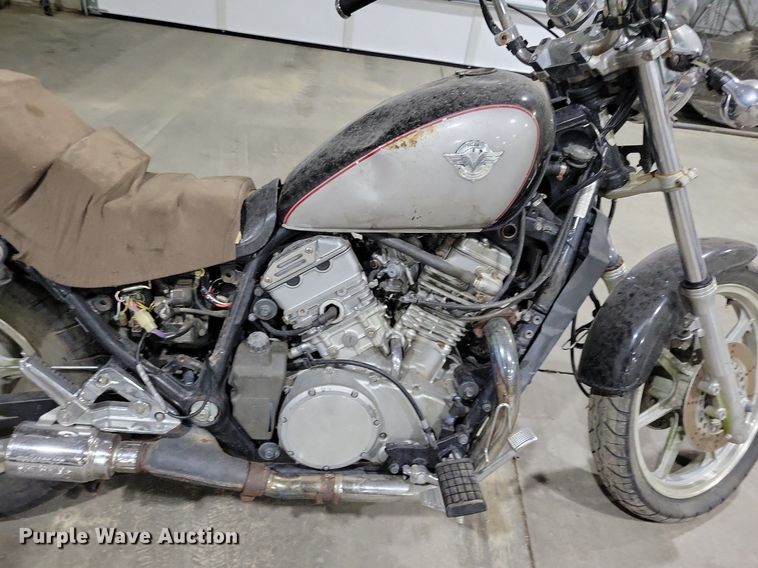 image for item LO9928 2004 Kawasaki Vulcan 750  motorcycle