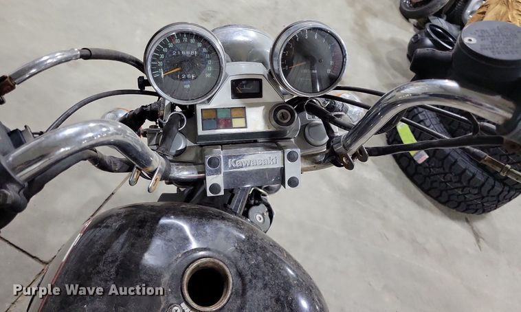 image for item LO9928 2004 Kawasaki Vulcan 750  motorcycle