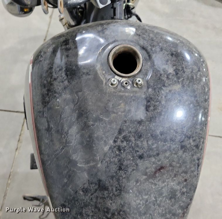 image for item LO9928 2004 Kawasaki Vulcan 750  motorcycle