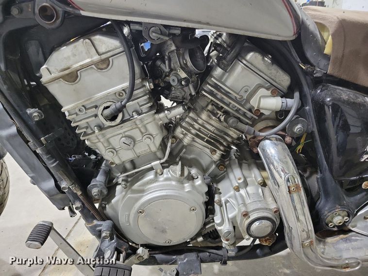 image for item LO9928 2004 Kawasaki Vulcan 750  motorcycle