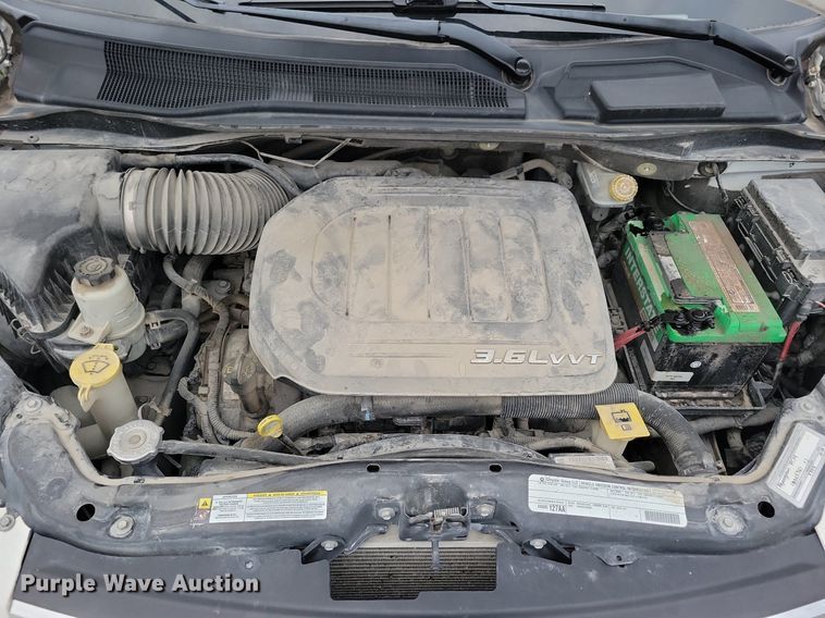 image for item LO9941 2011 Chrysler Town and Country  van