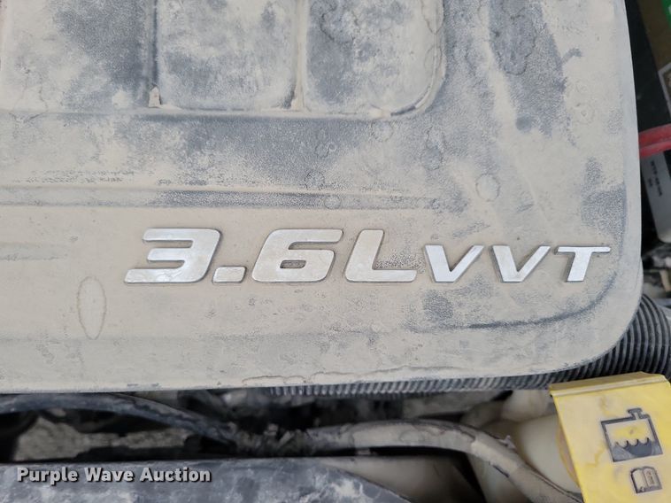 image for item LO9941 2011 Chrysler Town and Country  van