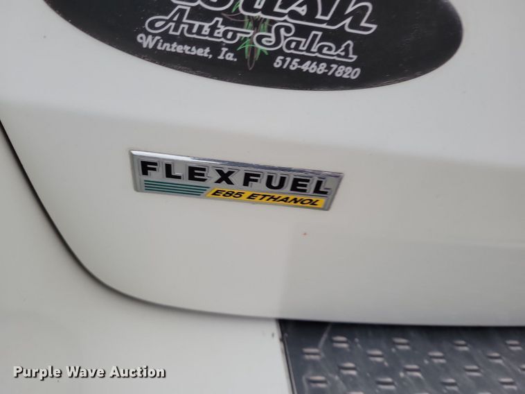 image for item LO9941 2011 Chrysler Town and Country  van