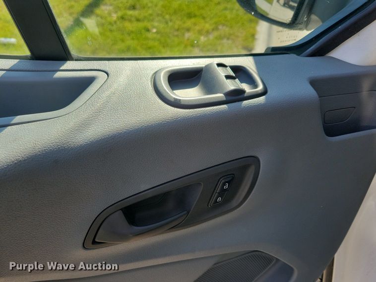 image for item LO9957 2017 Ford Transit 350  van