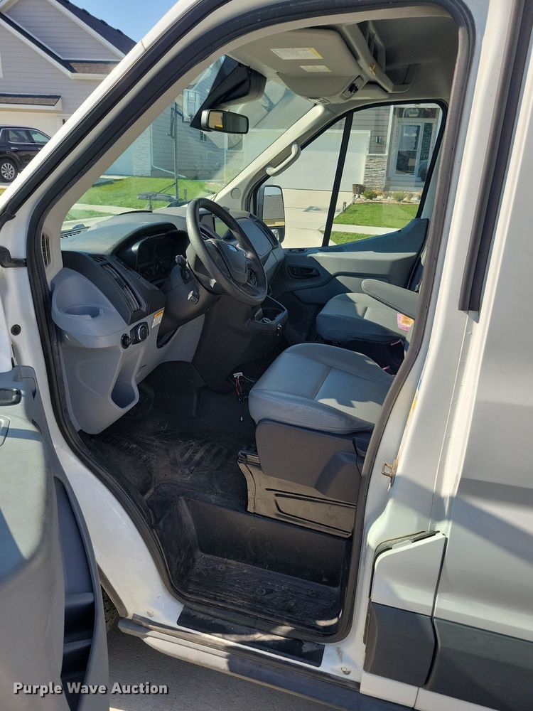 image for item LO9957 2017 Ford Transit 350  van