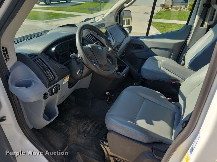 image for item LO9957 2017 Ford Transit 350  van