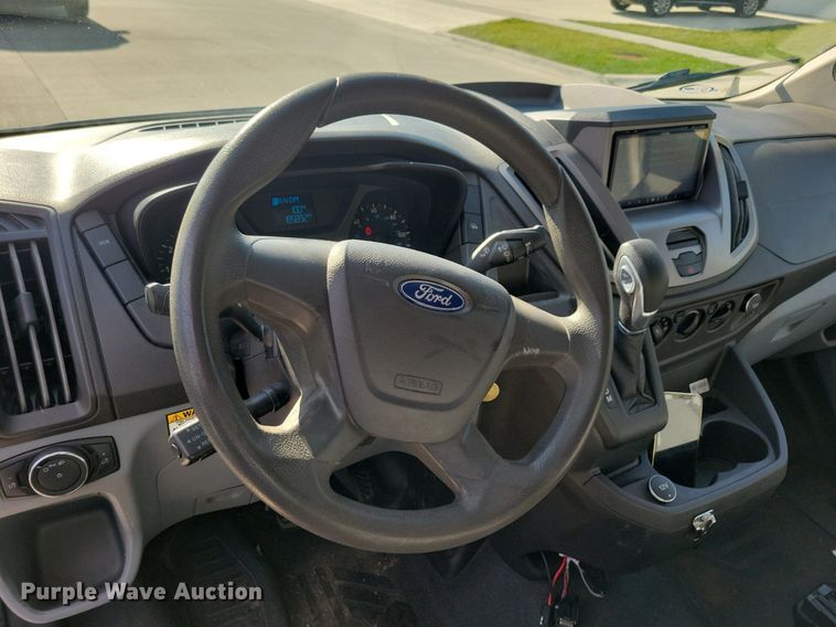 image for item LO9957 2017 Ford Transit 350  van