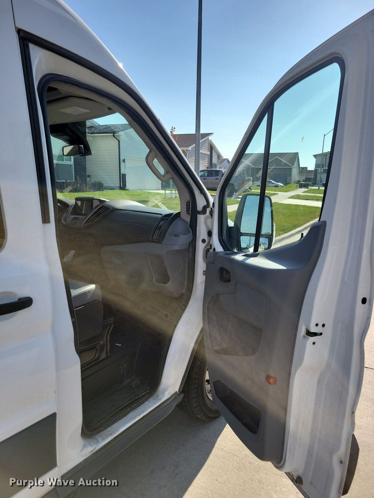 image for item LO9957 2017 Ford Transit 350  van