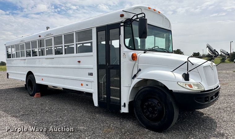 image for item LV9054 2006 International CE200  school bus