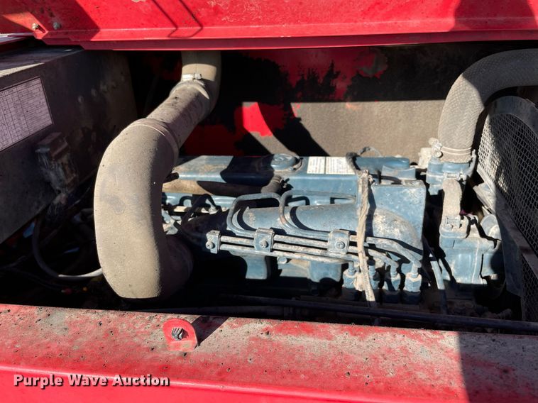 image for item LV9101 2004 Moffett M5000  forklift