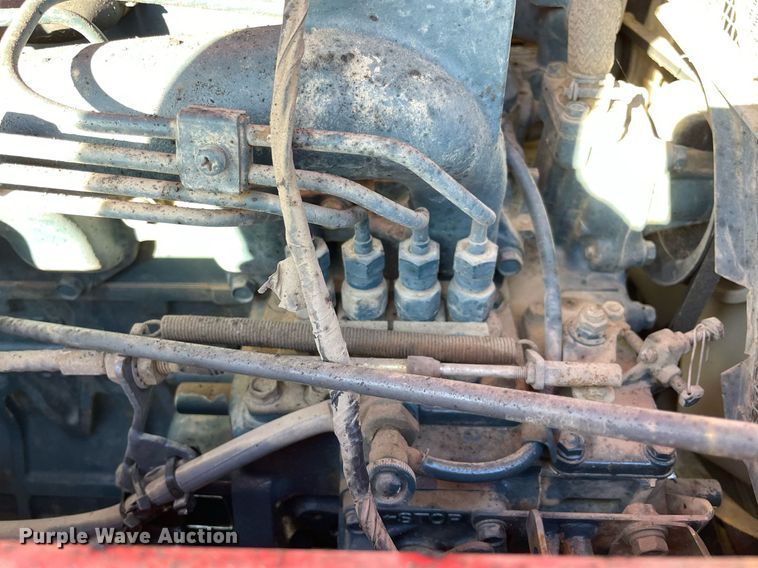 image for item LV9101 2004 Moffett M5000  forklift