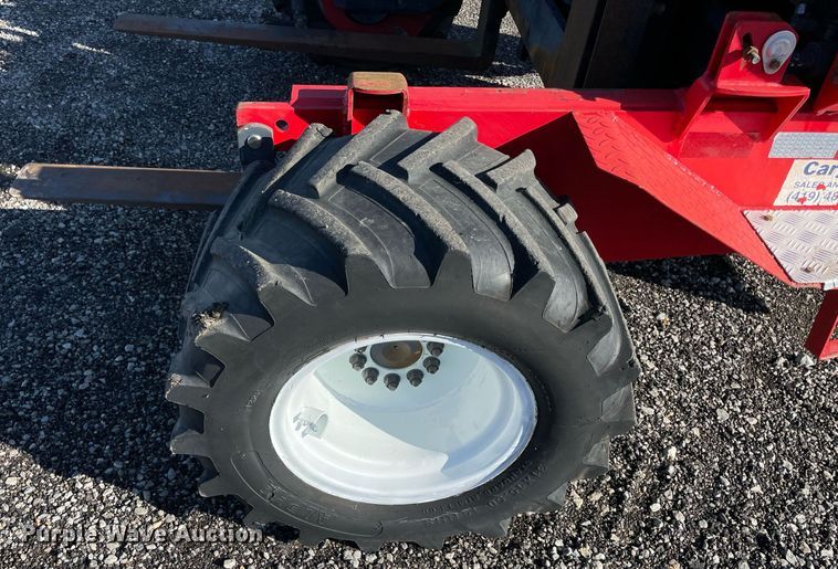 image for item LV9101 2004 Moffett M5000  forklift