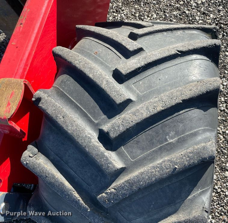 image for item LV9101 2004 Moffett M5000  forklift