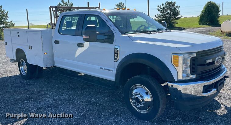 image for item LV9106 2017 Ford F550 Super Duty Crew Cab utility / service truck