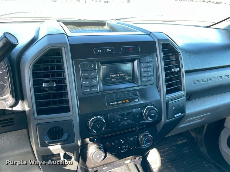 image for item LV9106 2017 Ford F550 Super Duty Crew Cab utility / service truck