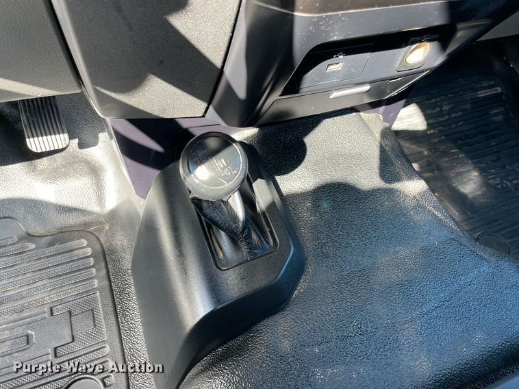 image for item LV9106 2017 Ford F550 Super Duty Crew Cab utility / service truck