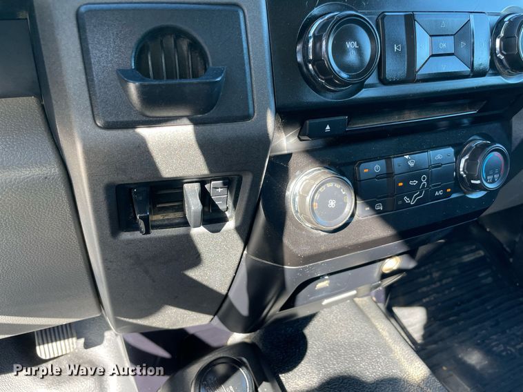 image for item LV9106 2017 Ford F550 Super Duty Crew Cab utility / service truck