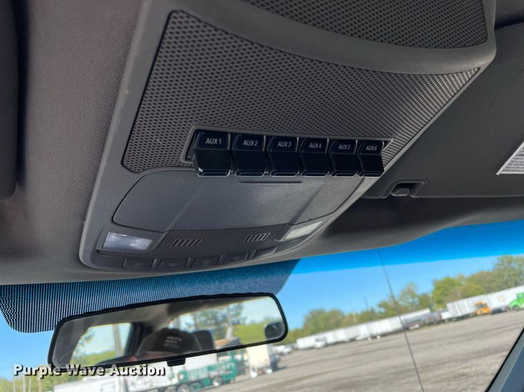 image for item LV9106 2017 Ford F550 Super Duty Crew Cab utility / service truck