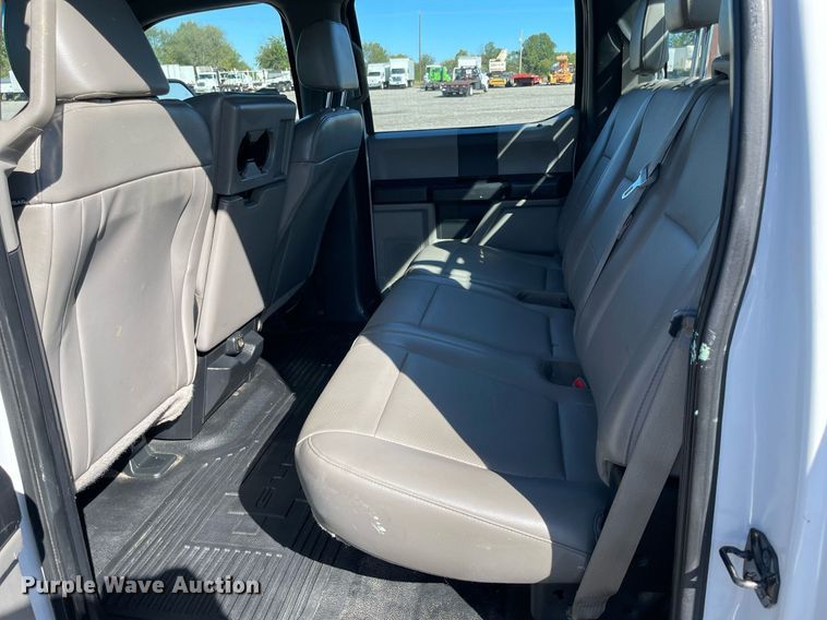 image for item LV9106 2017 Ford F550 Super Duty Crew Cab utility / service truck