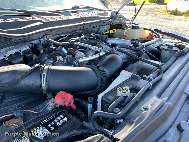 image for item LV9106 2017 Ford F550 Super Duty Crew Cab utility / service truck