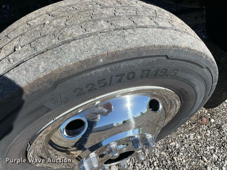 image for item LV9106 2017 Ford F550 Super Duty Crew Cab utility / service truck