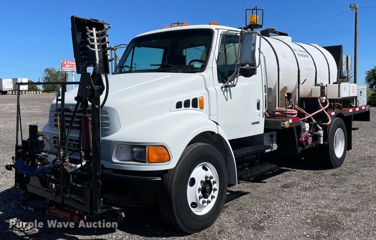 image for item LV9109 2003 Sterling Acterra  sprayer truck