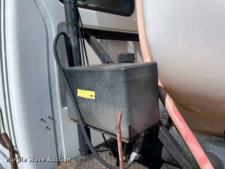 image for item LV9109 2003 Sterling Acterra  sprayer truck