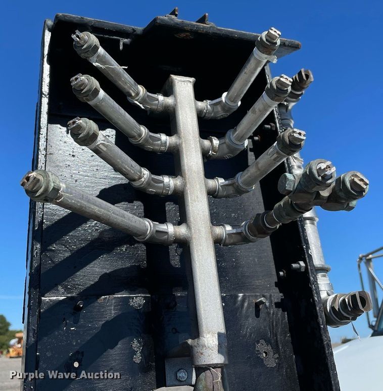 image for item LV9109 2003 Sterling Acterra  sprayer truck