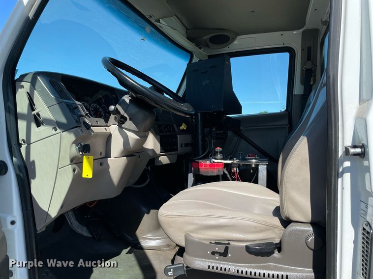 image for item LV9109 2003 Sterling Acterra  sprayer truck