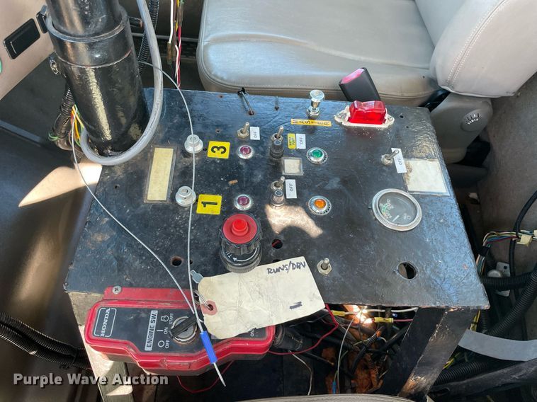 image for item LV9109 2003 Sterling Acterra  sprayer truck