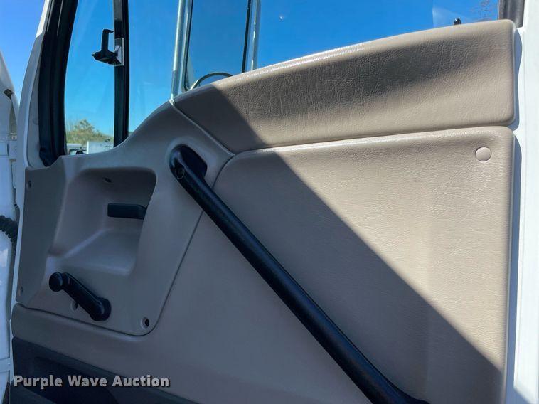 image for item LV9109 2003 Sterling Acterra  sprayer truck