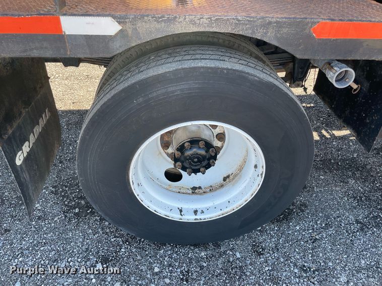 image for item LV9109 2003 Sterling Acterra  sprayer truck