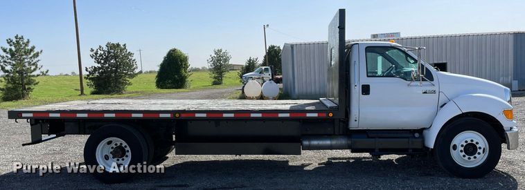 image for item LV9117 2007 Ford F650  flatbed truck