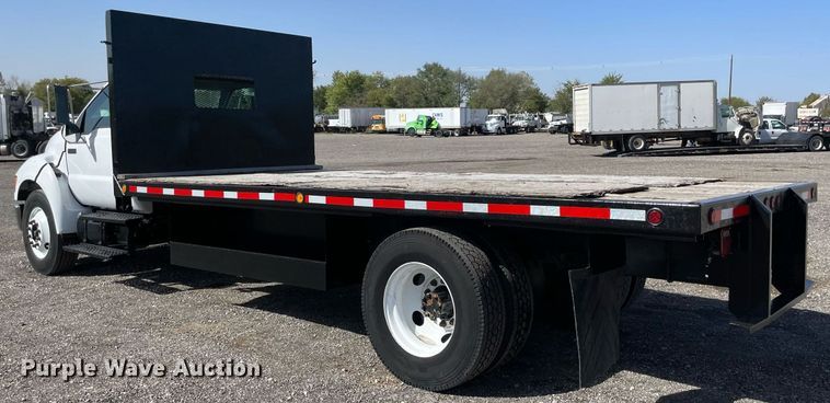 image for item LV9117 2007 Ford F650  flatbed truck