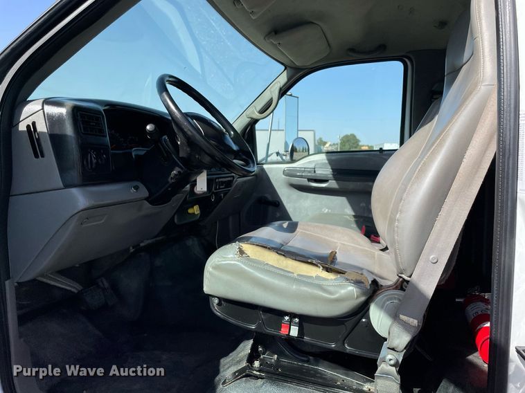 image for item LV9117 2007 Ford F650  flatbed truck