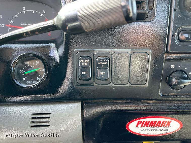 image for item LV9117 2007 Ford F650  flatbed truck