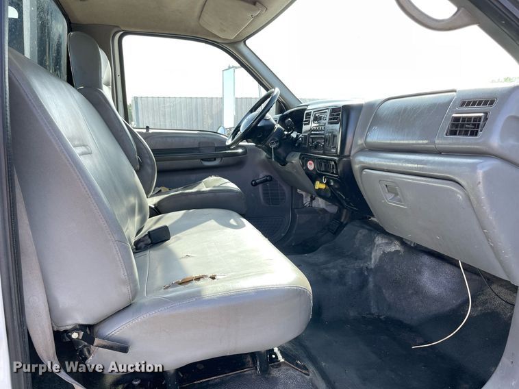 image for item LV9117 2007 Ford F650  flatbed truck