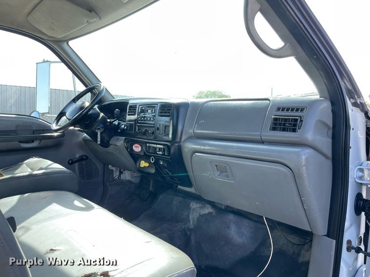 image for item LV9117 2007 Ford F650  flatbed truck