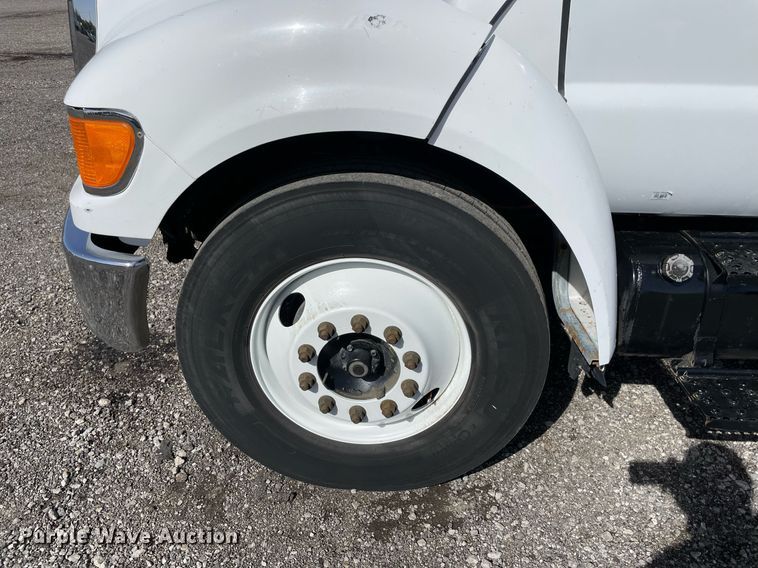 image for item LV9117 2007 Ford F650  flatbed truck