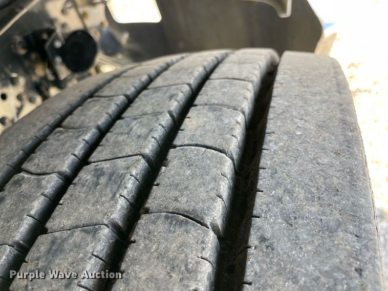 image for item LV9117 2007 Ford F650  flatbed truck