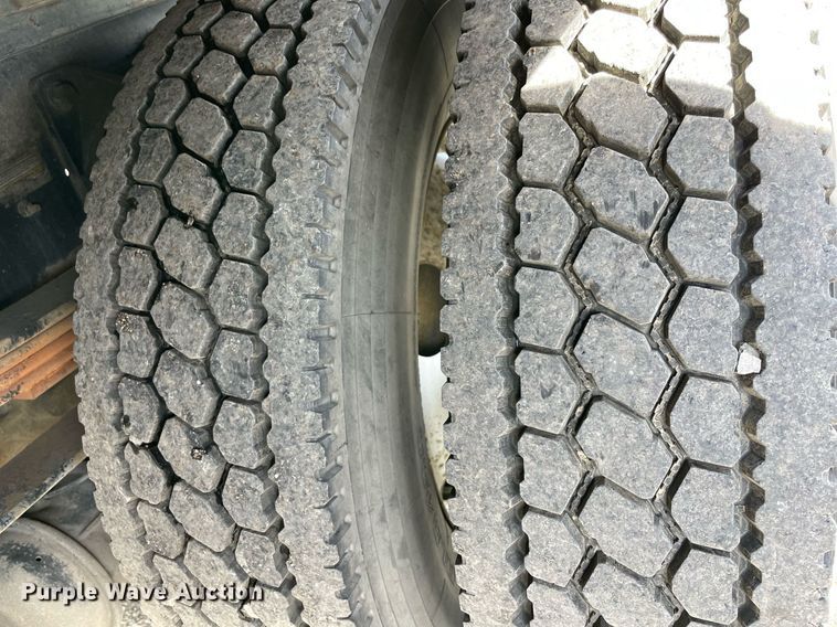 image for item LV9117 2007 Ford F650  flatbed truck