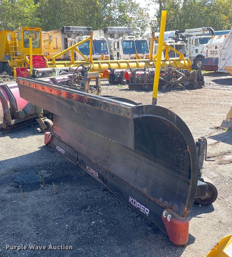 image for item LV9884 Glendhil  snow plow