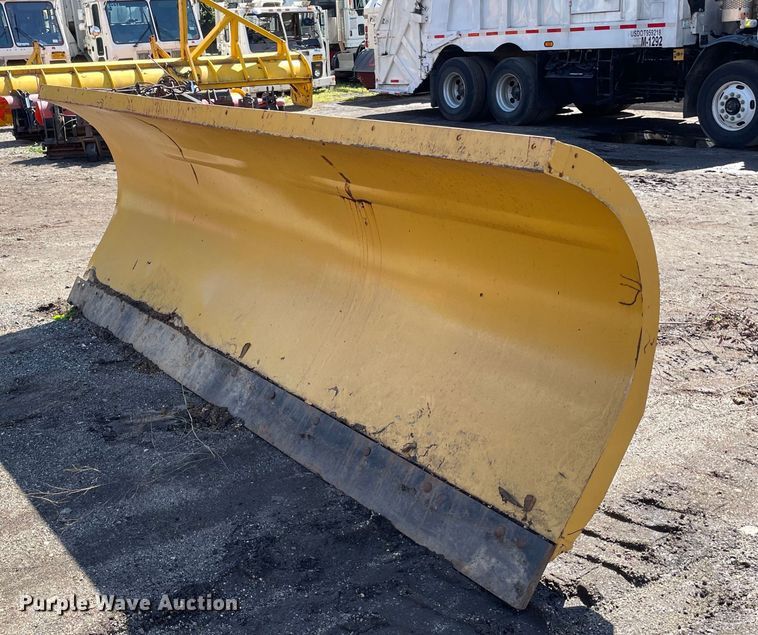 image for item LV9885 Snow plow