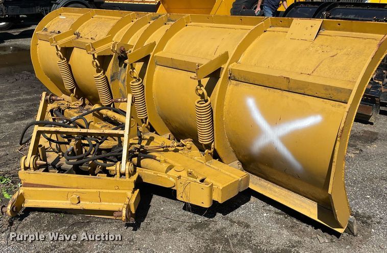 image for item LV9885 Snow plow