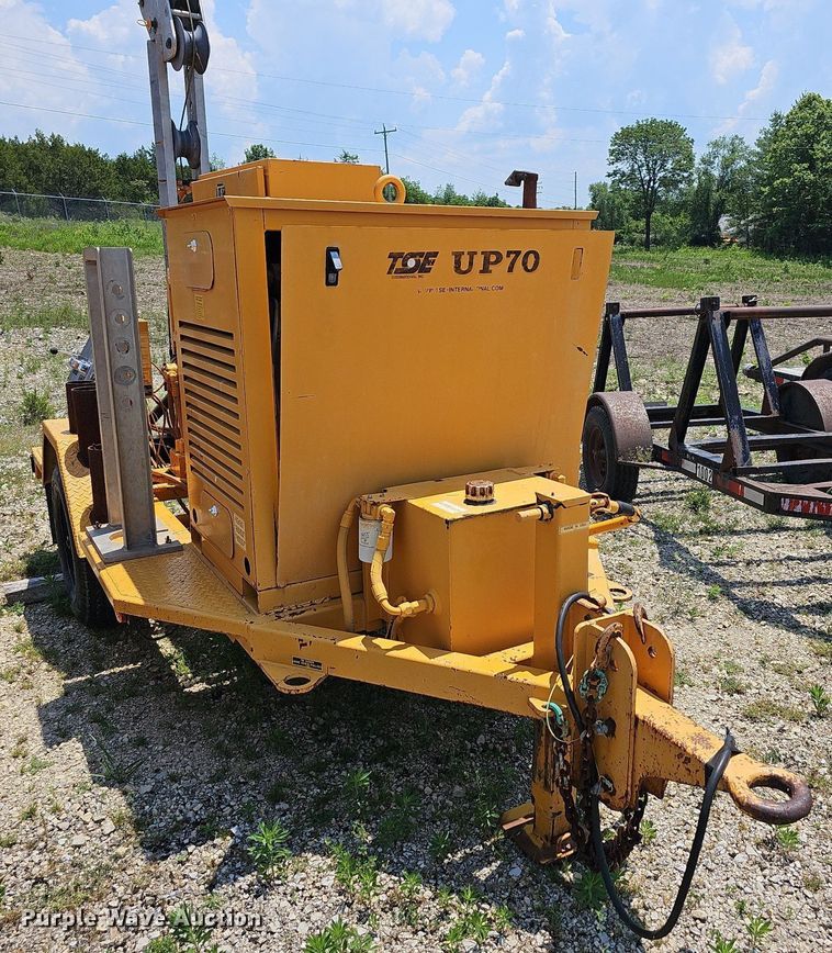 image for item LW9665 2001 TSE International UP70B  cable puller